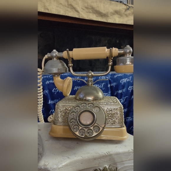 VINTAGE PRINCESS ROTARY BRASS PHONE ☎️ boudoir decor - Picture 3 of 11